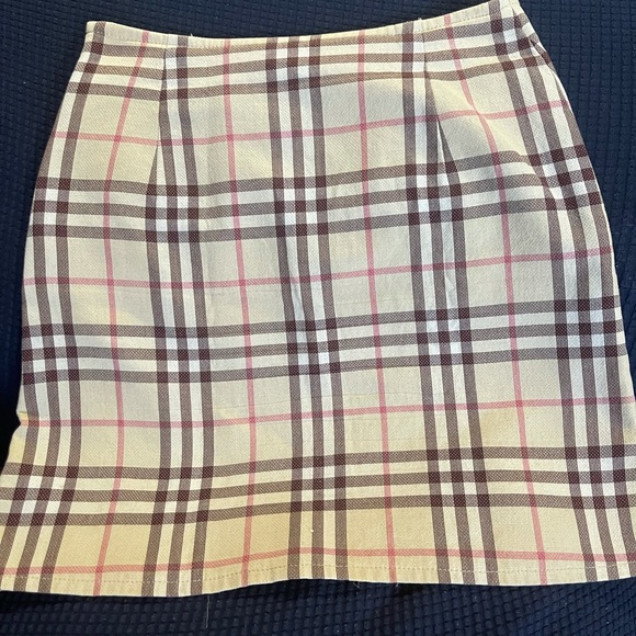 Authentic Burberry skirt - Picture 4 of 4